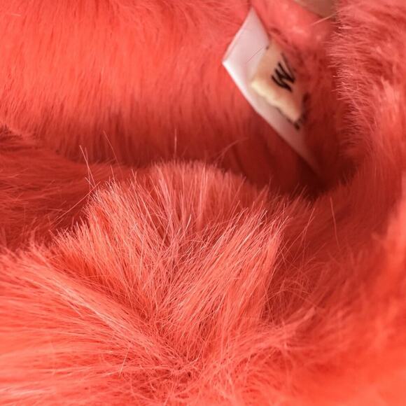 Anthropologie Sadie Fuzzy Faux Fur Slippers Size S/M‎ (Fits 6-7) Coral Pink Cozy - Picture 8 of 12
